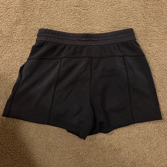 lululemon softstreme high rise short 4” - Picture 3 of 4
